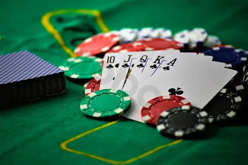 Ice poker game